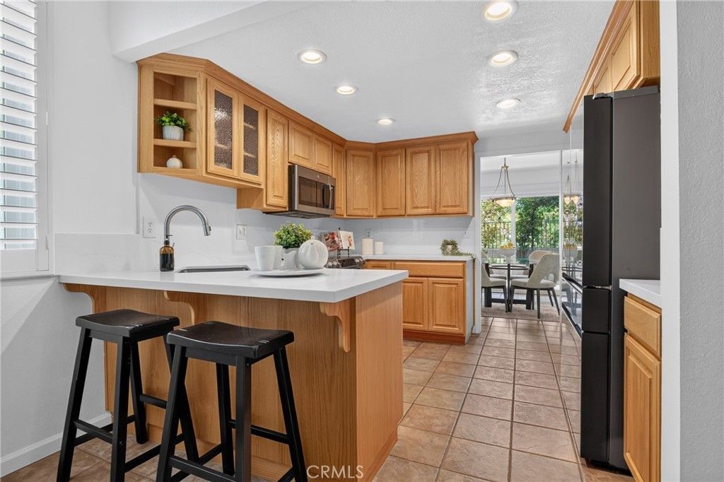 25142 Marci, Valencia