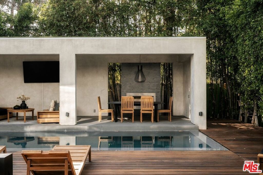 103 N Laurel Avenue, Los Angeles