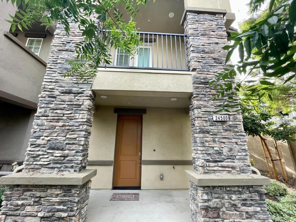 24500 Autumn Mist Way, Hayward
