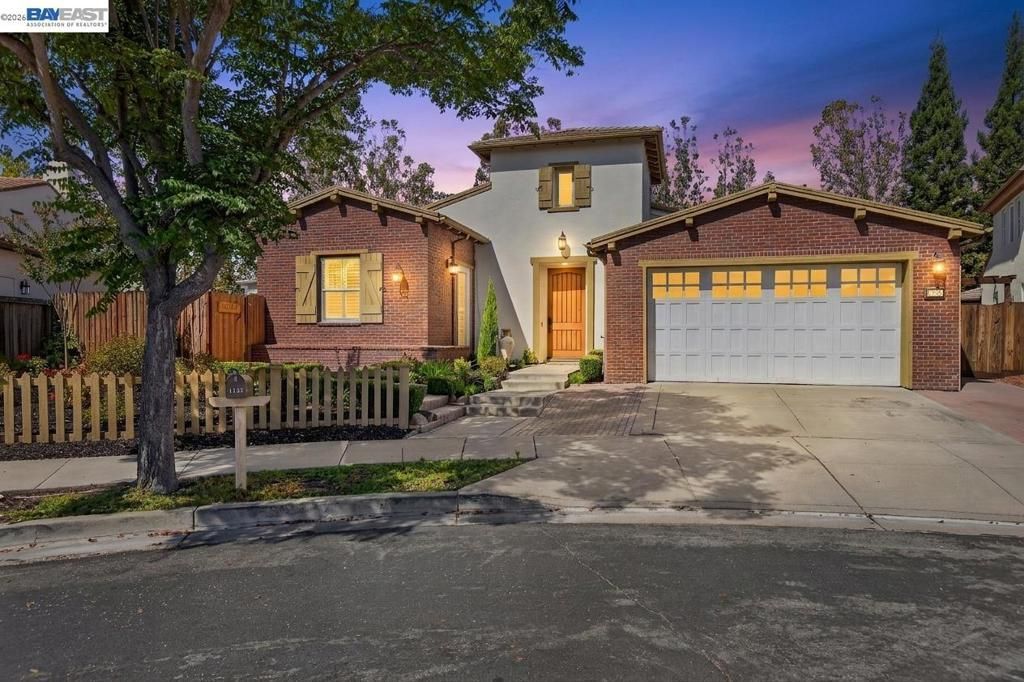 1135 Blue Spur Cir, Danville
