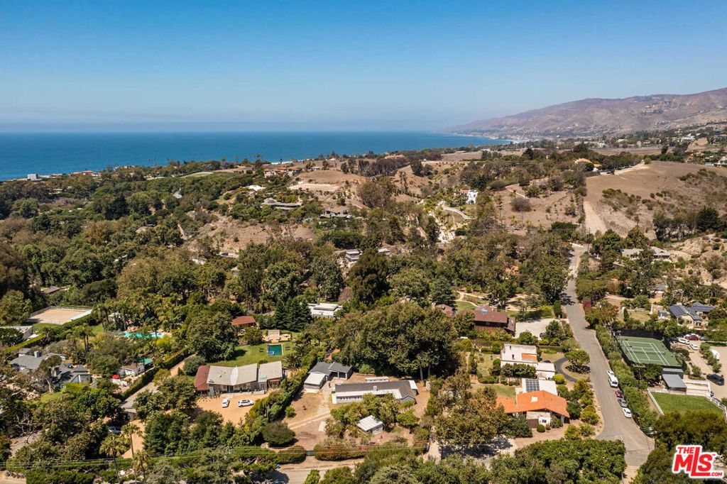 6225 Bonsall Drive, Malibu