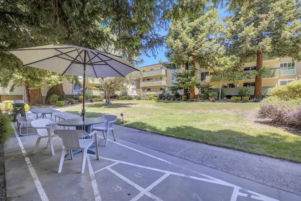 1031 Crestview Drive # 216, Mountain View