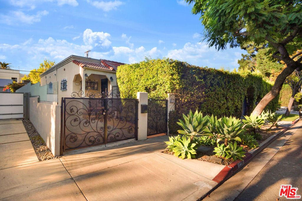 8719 Bonner Drive, West Hollywood
