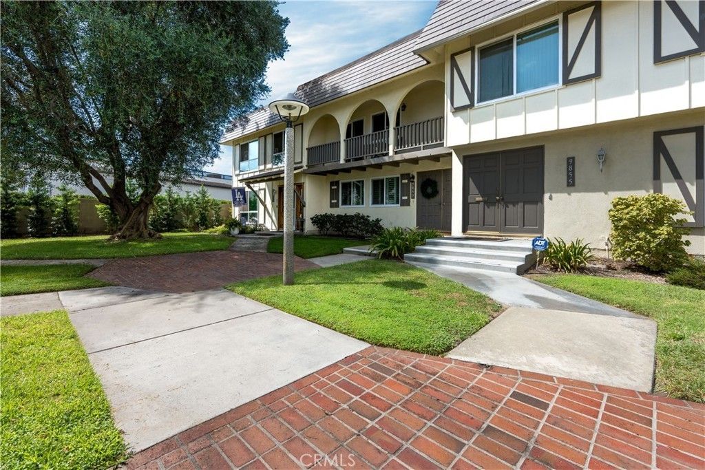 9857 Via Sonoma, Cypress