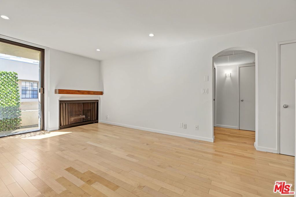 740 N Kings Road # 314, West Hollywood
