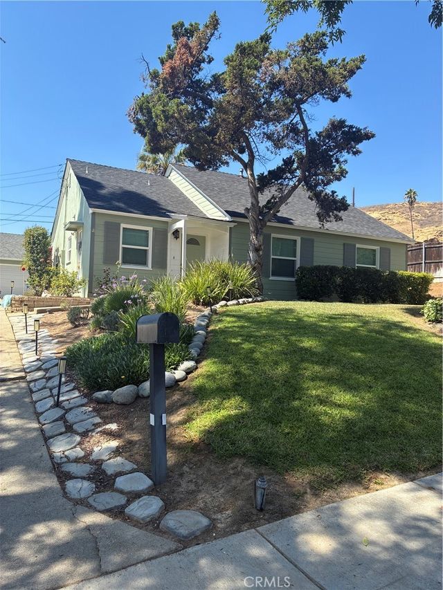 5649 Laredo, Riverside