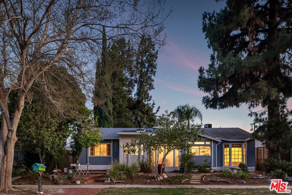 22706 Martha Street, Woodland Hills