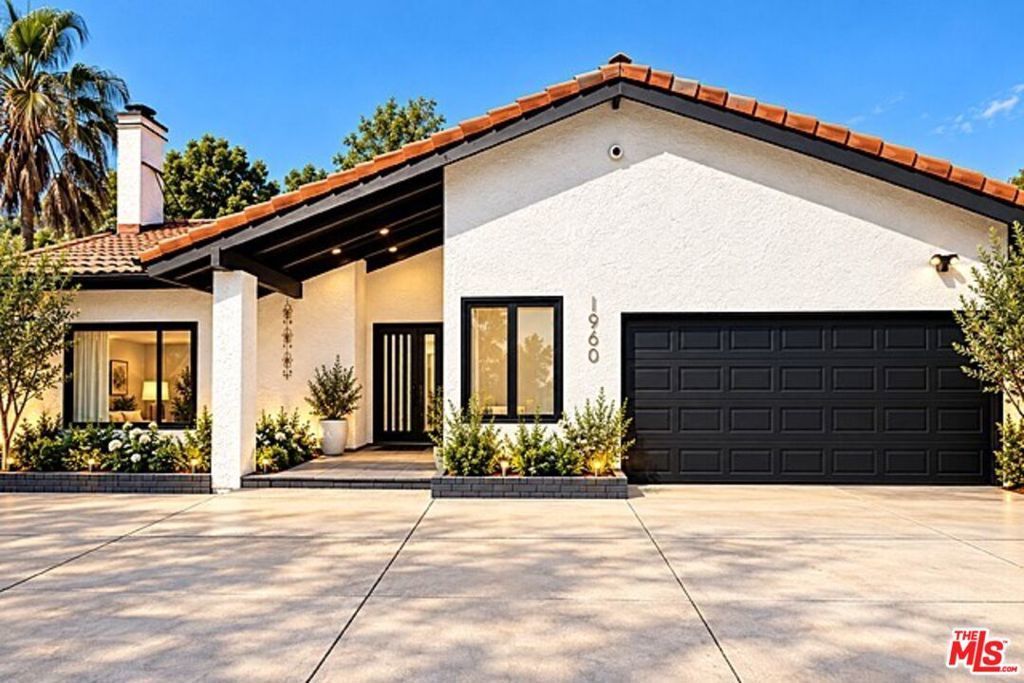 10649 Willowbrae Avenue, Chatsworth