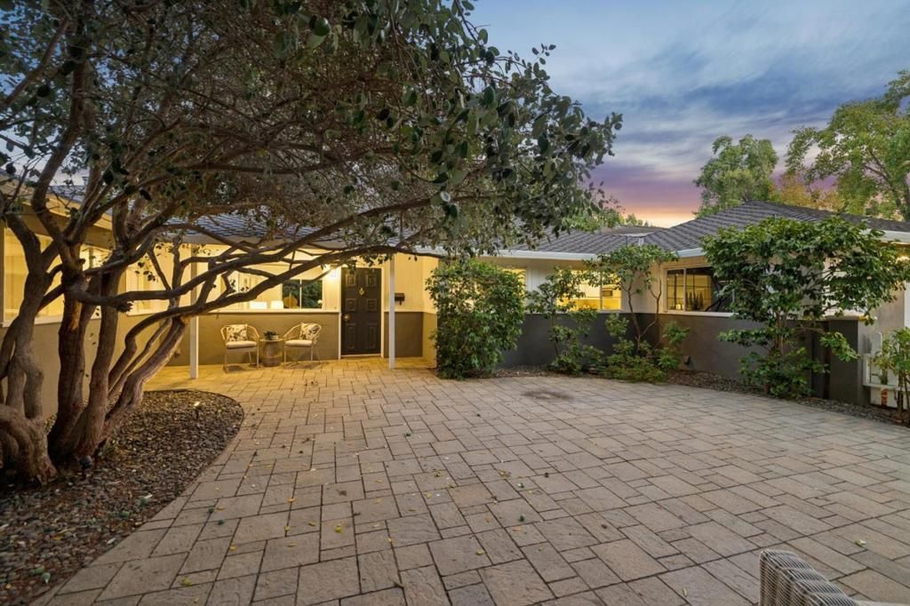 160 Lois Lane, Palo Alto