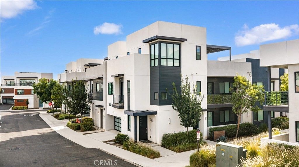 65 Ballast Point, Tustin