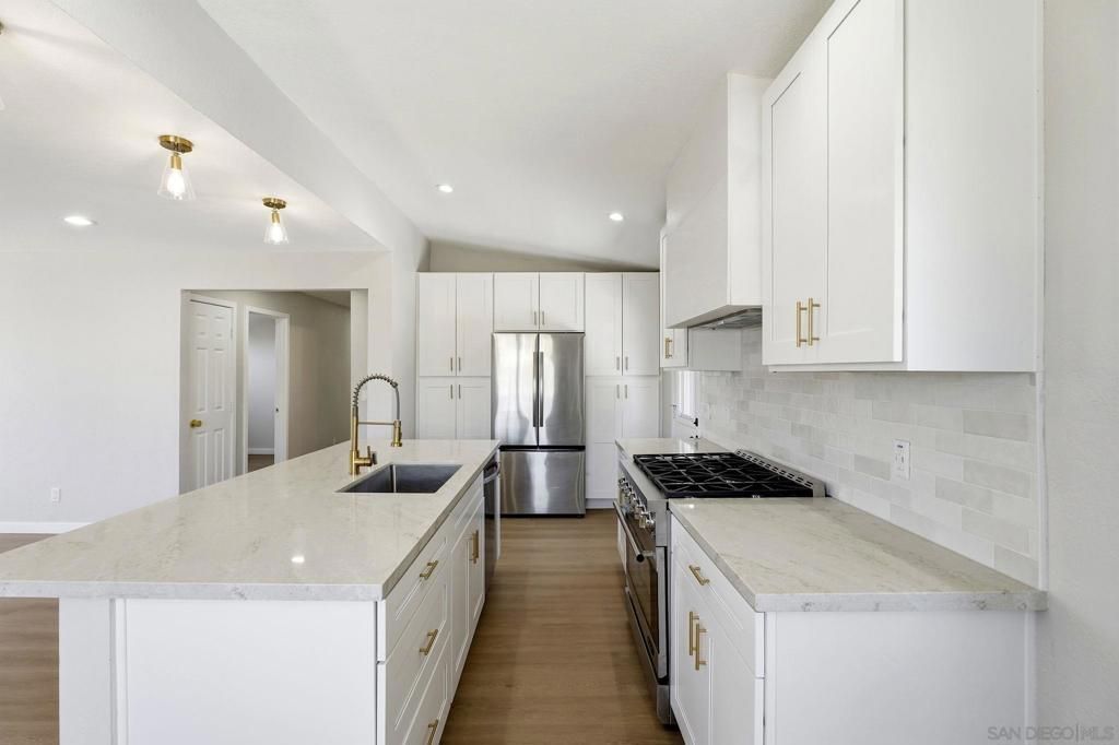 6228 Calle Pavana, San Diego