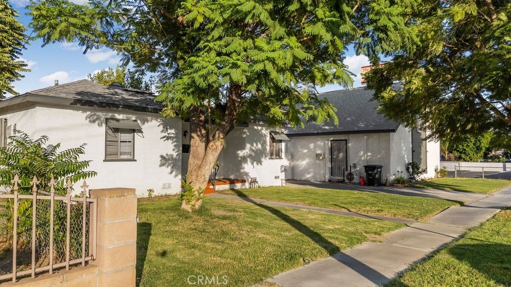 820 Larch St, Colton