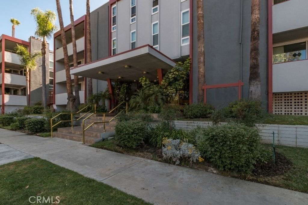 4915 Tyrone # 325, Sherman Oaks