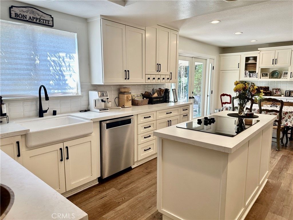 408 Larry, Placentia