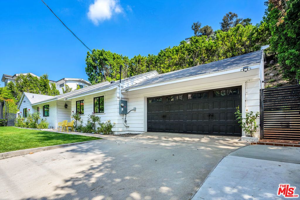 1450 N Bundy Drive, Los Angeles