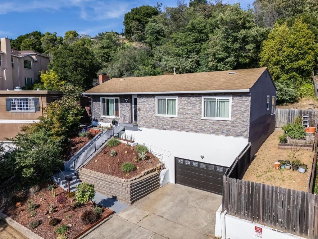 8622 Thermal Street, Oakland