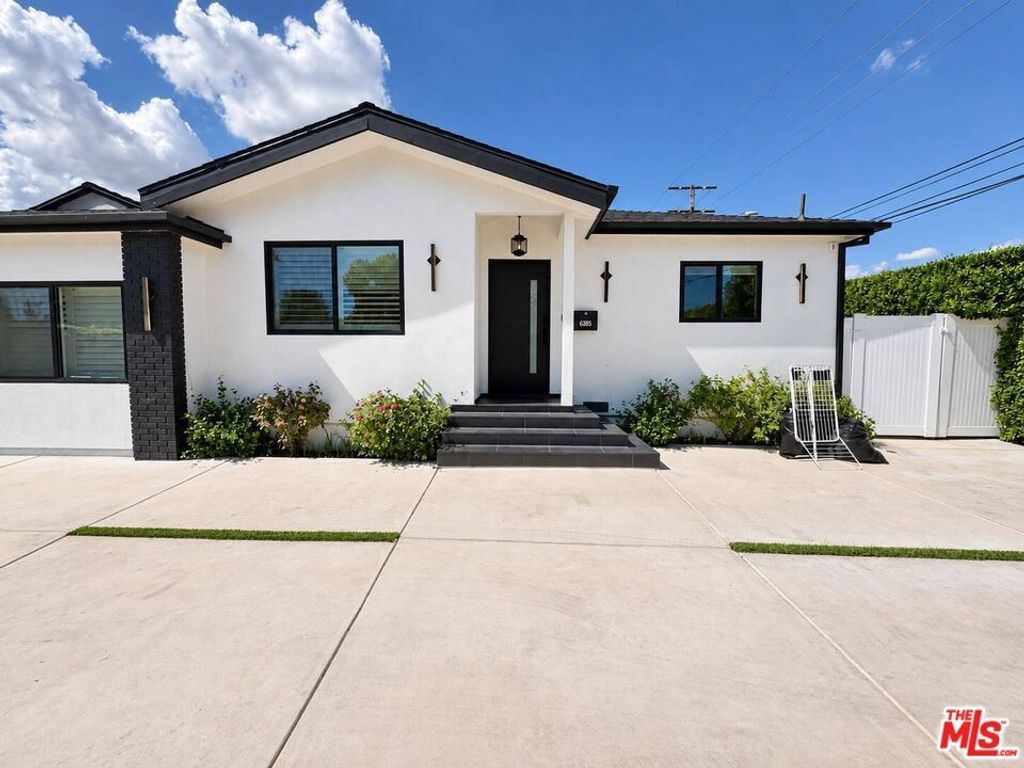 6385 Zelzah Avenue, Encino