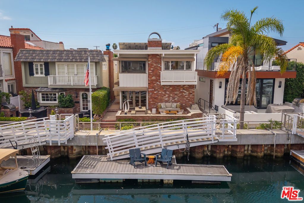 104 Rivo Alto Canal, Long Beach