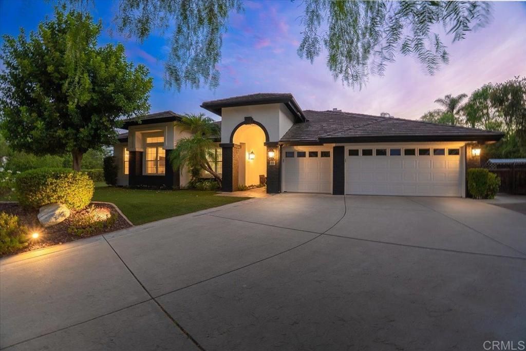 2507 Saffron, Escondido