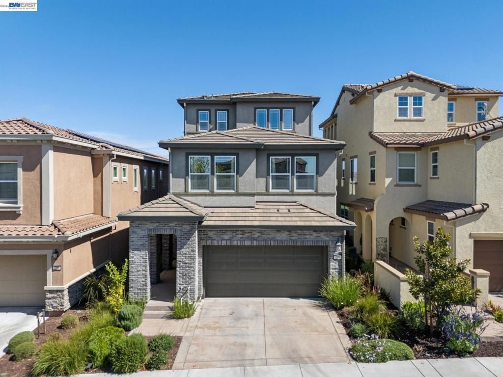 258 Benmore Dr, Hayward