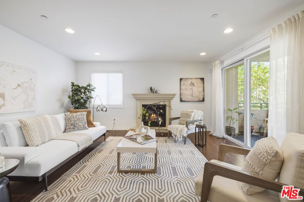 305 Arnaz Drive # 303, Los Angeles