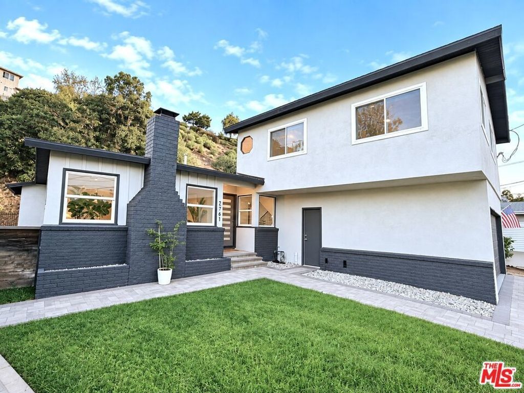 2761 Lompoc Street, Los Angeles