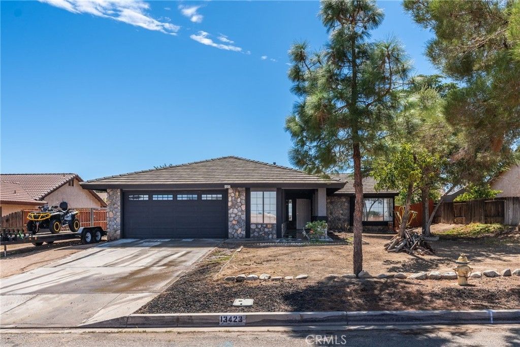 13423 Palm Street, Oak Hills