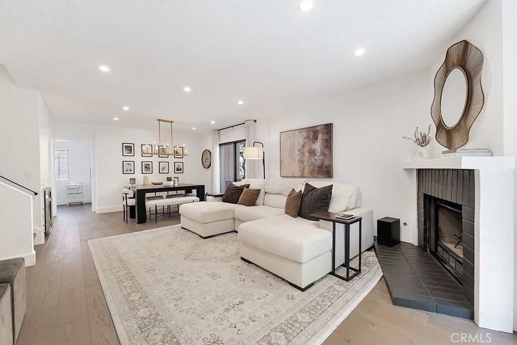 21931 Burbank Boulevard # 25, Woodland Hills