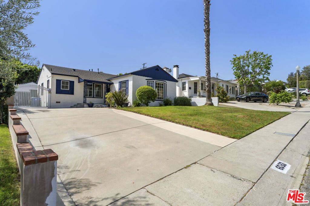 6032 W 74th Street, Los Angeles
