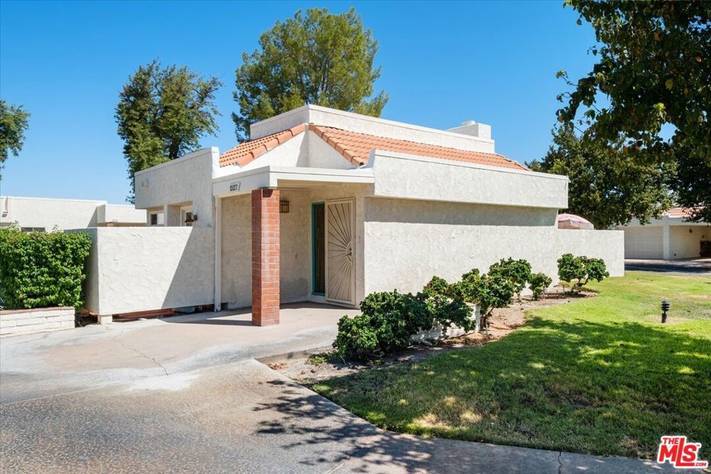 1527 Spyglass Plaza, Palm Springs
