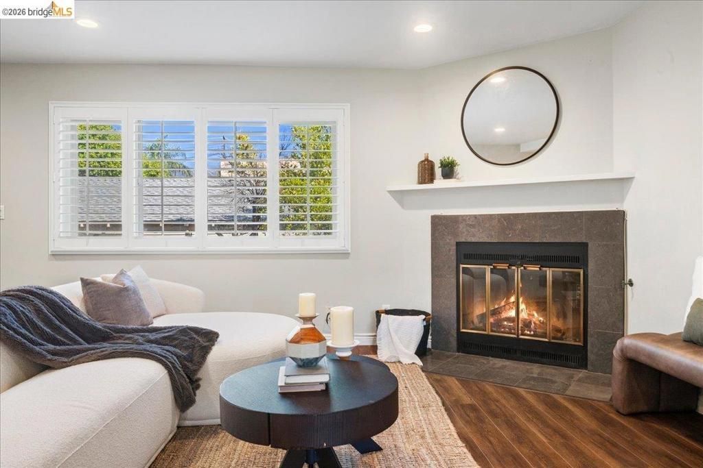 163 N Parkwood Ave # Apt 3, Pasadena