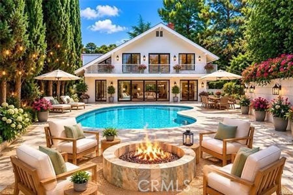 3102 Dona Sofia, Studio City