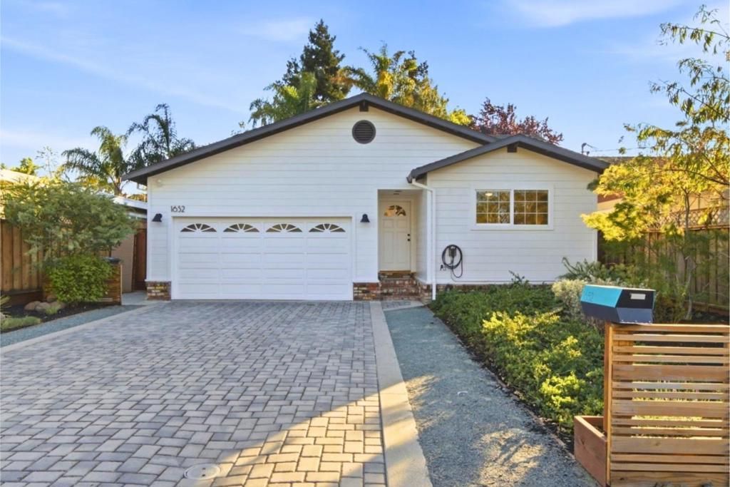 1652 Kentfield Avenue, Redwood City