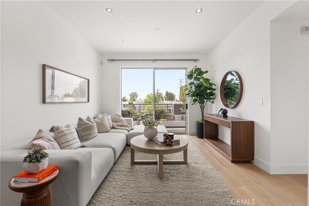 7857 W Manchester Avenue # 201, Playa Del Rey