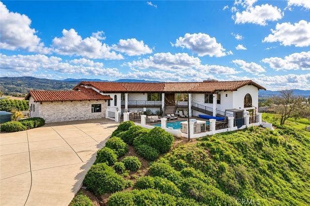 38225 Camino Sierra, Temecula