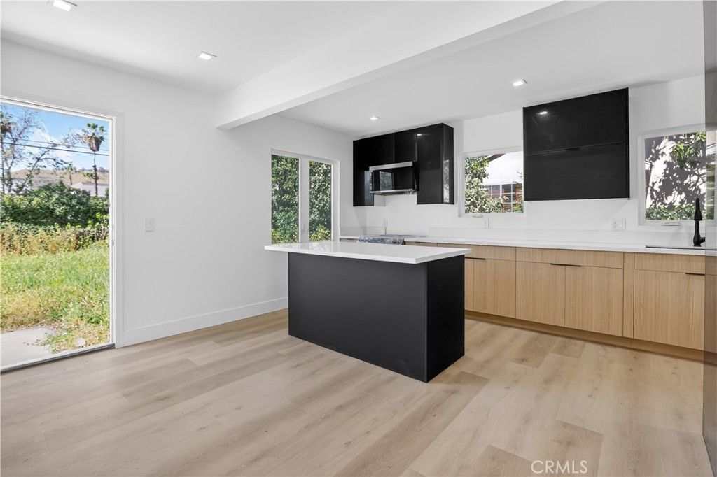 2485 Kellogg Park, Pomona