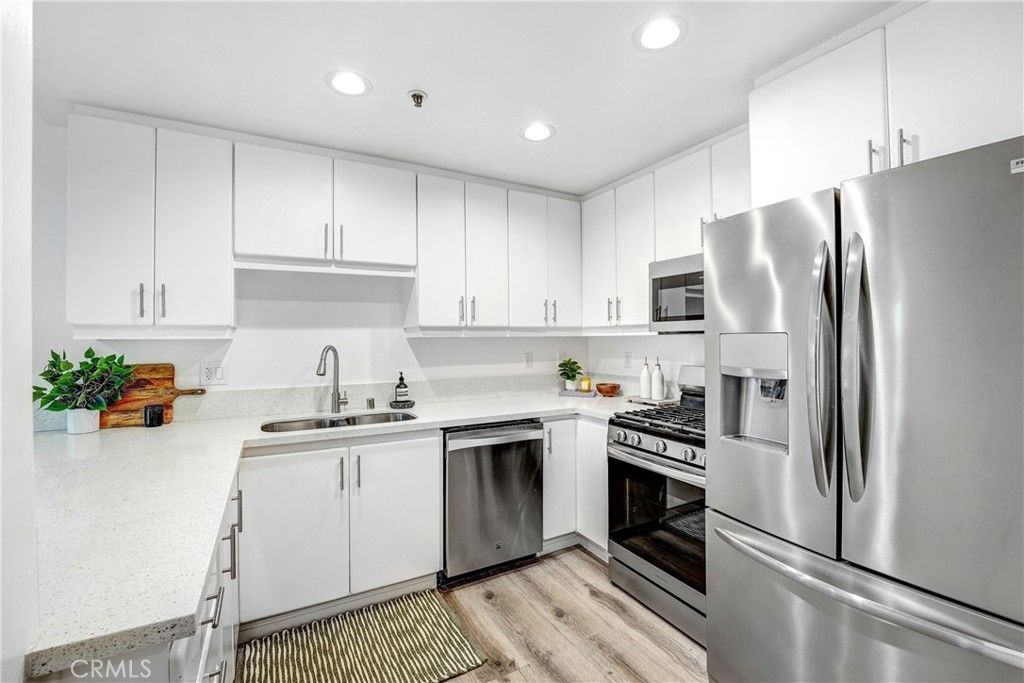 335 S Sierra Madre # 203b, Pasadena