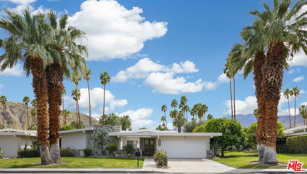 1585 E Sierra Way, Palm Springs