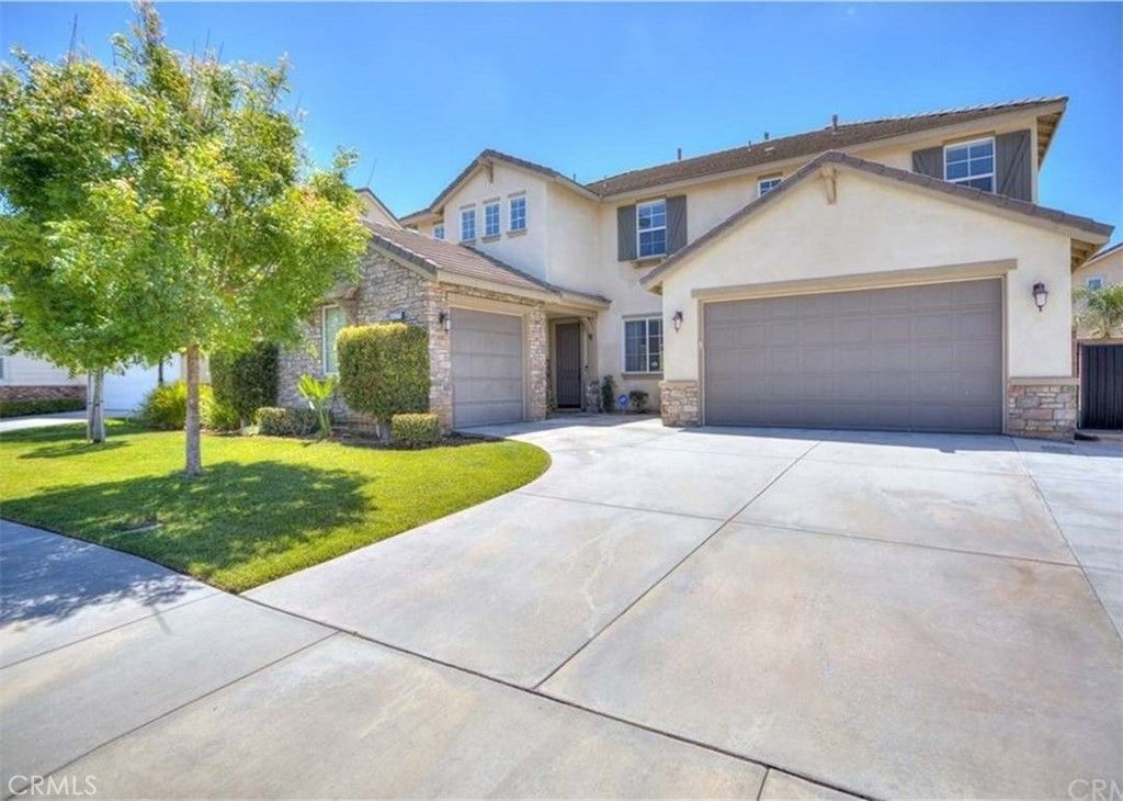 14271 Rolling Stream Place, Corona