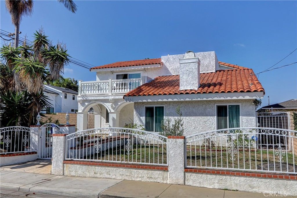 1701 Gates, Manhattan Beach