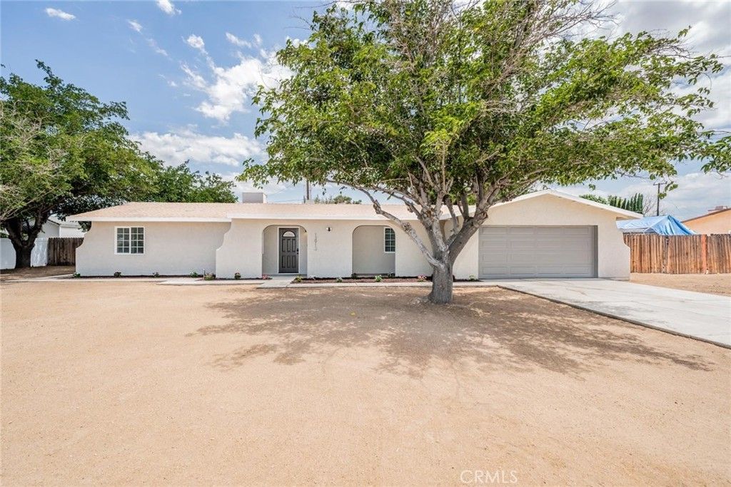 13913 Cronese Road, Apple Valley