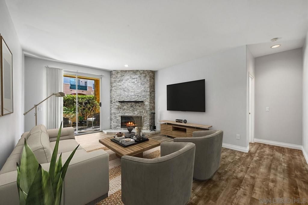 580 Camino De La Reina # 120, San Diego