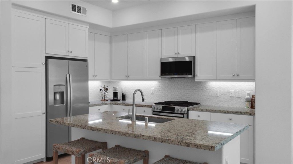 27410 Merlin Pl. # 203, Valencia