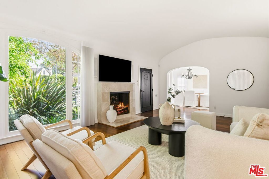 133 N Kilkea Drive, Los Angeles