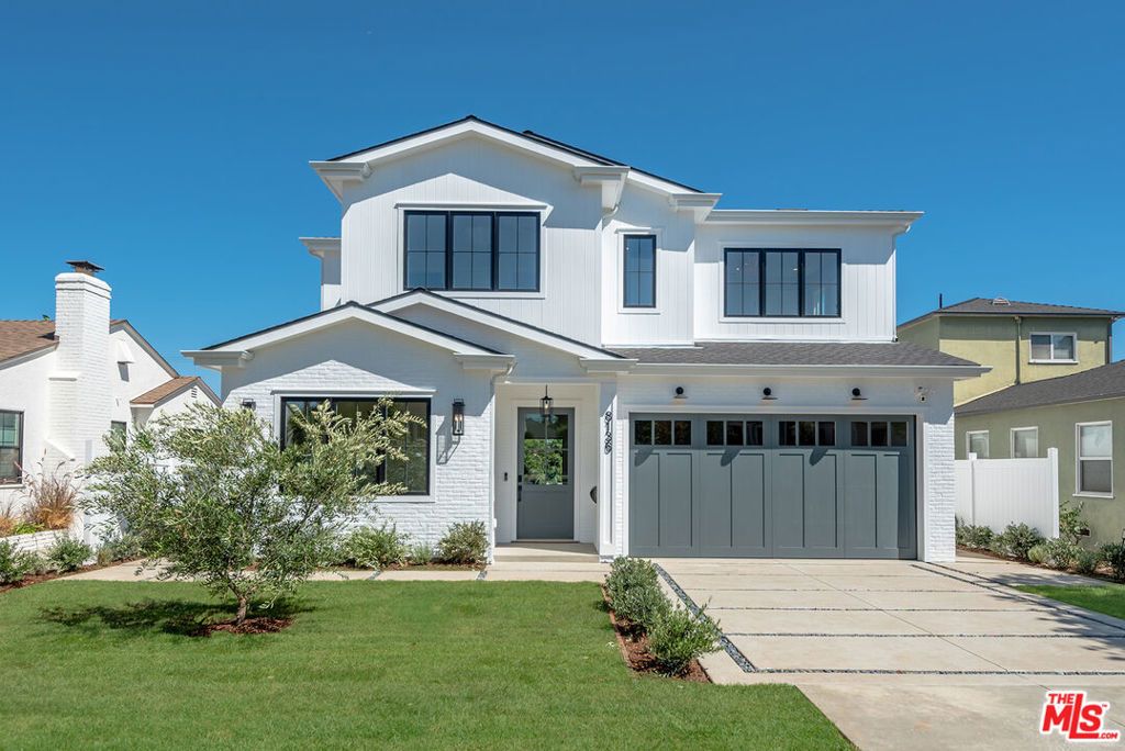 8136 Stewart Avenue, Los Angeles