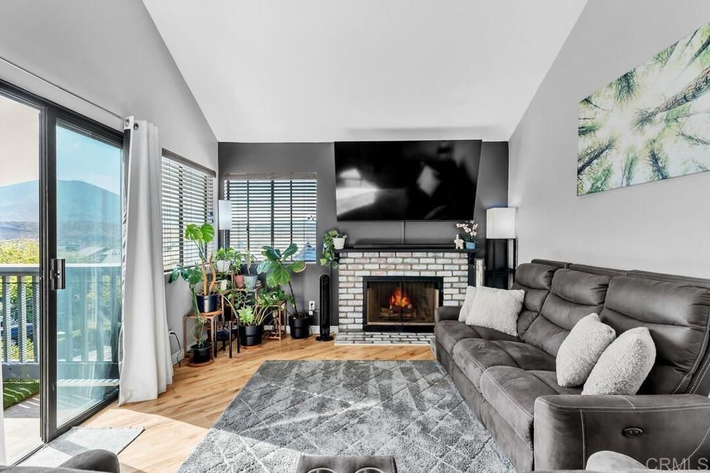 3049 Golden Oak Way, Spring Valley