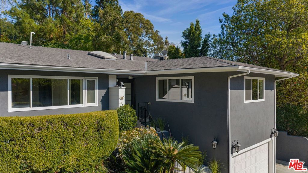 126 N Thurston Avenue, Los Angeles