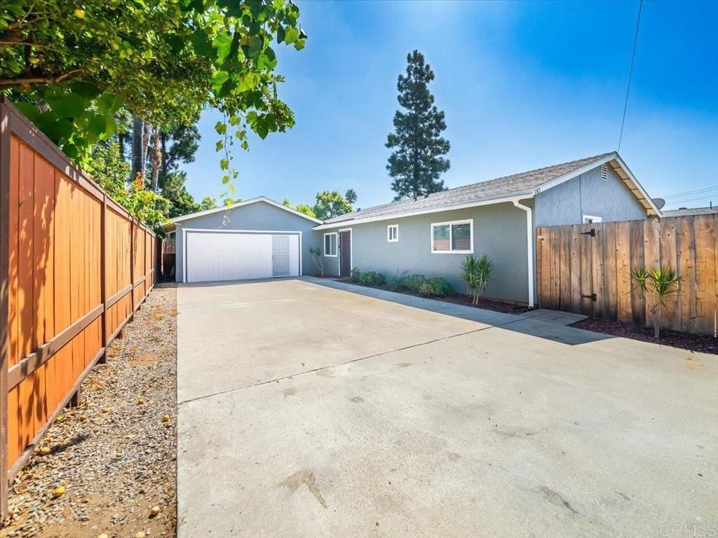 1165 Peach Avenue, El Cajon