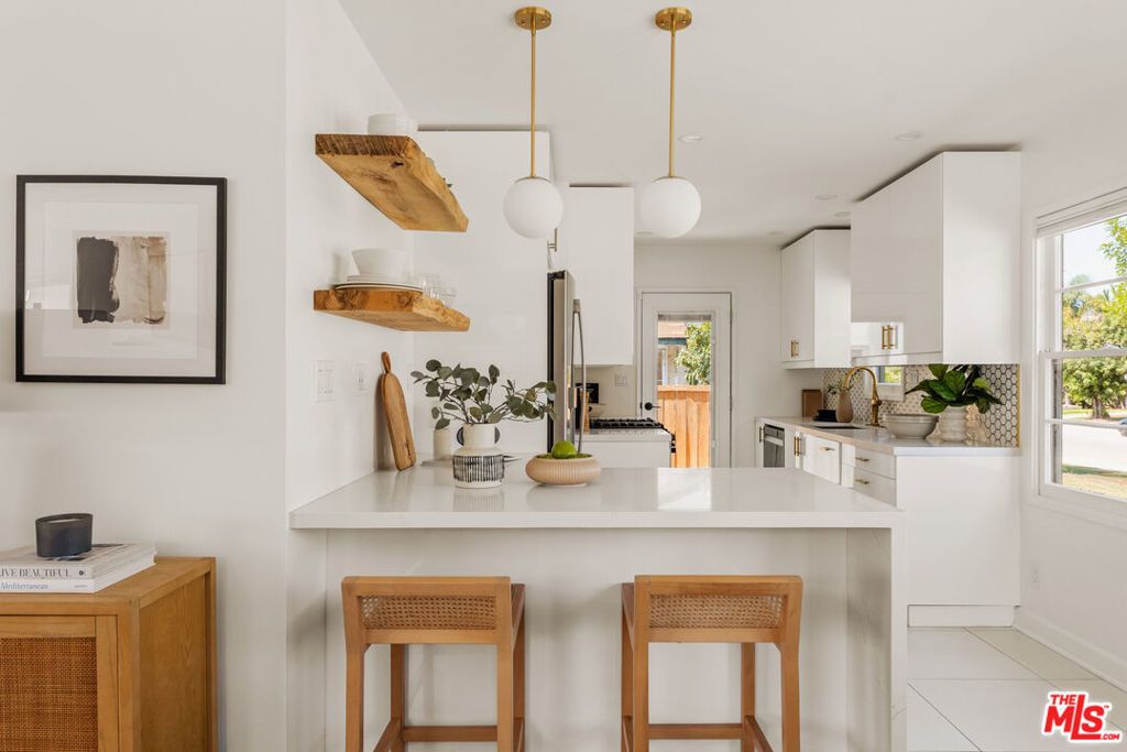 6632 W 83rd Street, Los Angeles