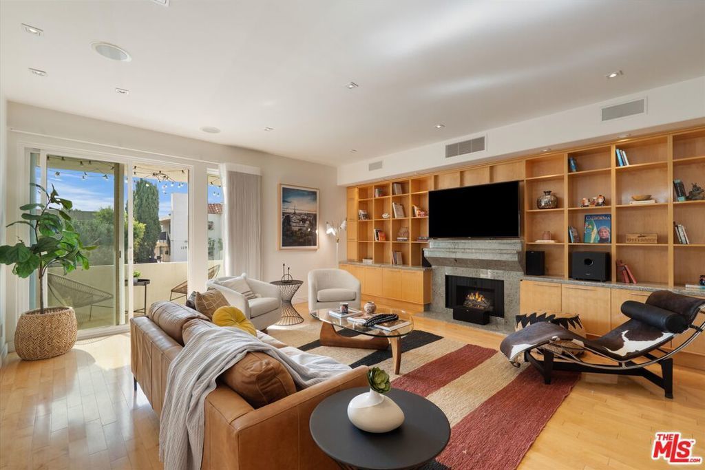 11925 Mayfield Avenue # 2, Los Angeles